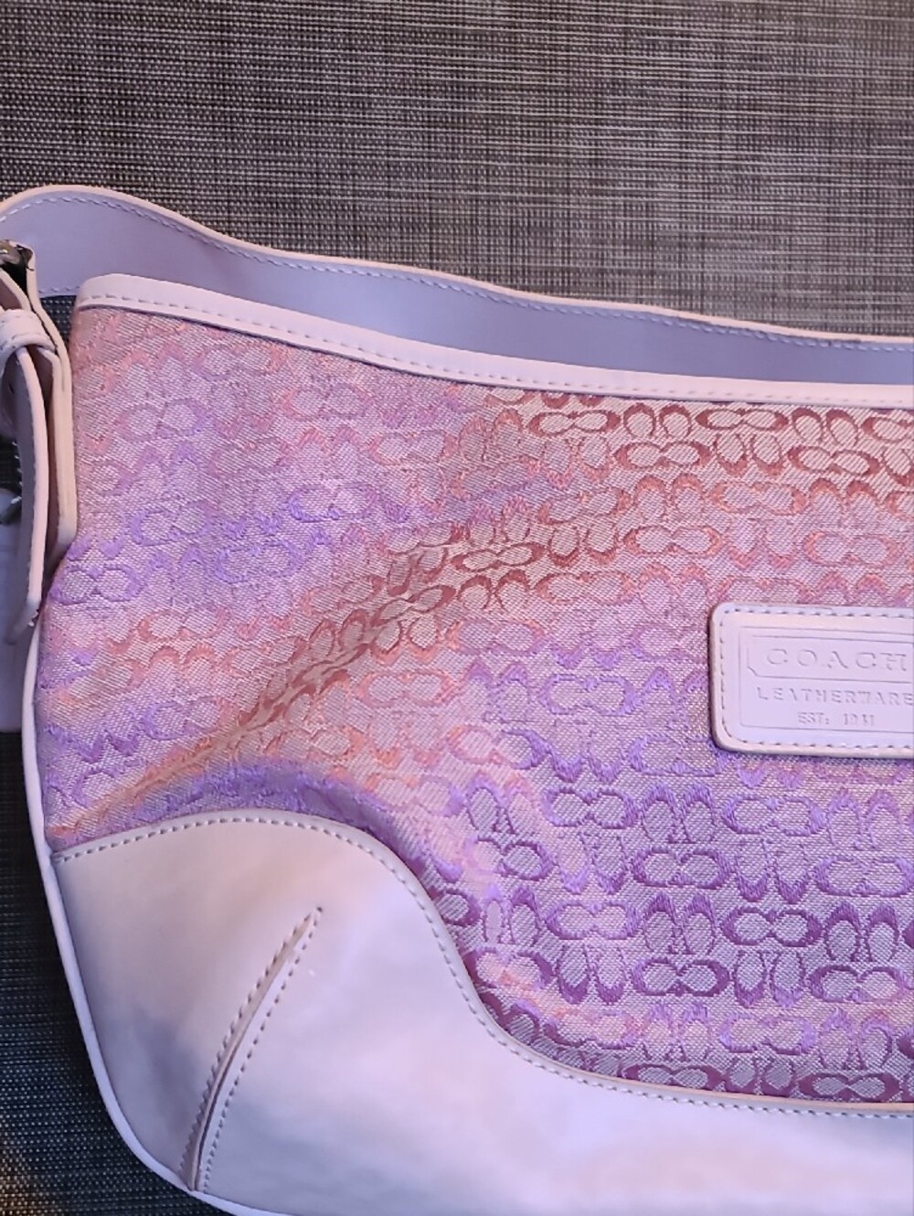 Classic Pink Shoulder Bag - Designer-Inspired Women’s Purse - Picture 6 of 6